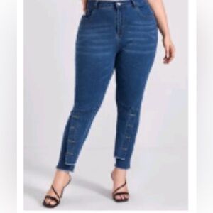 LADIES PLUS DENIMS